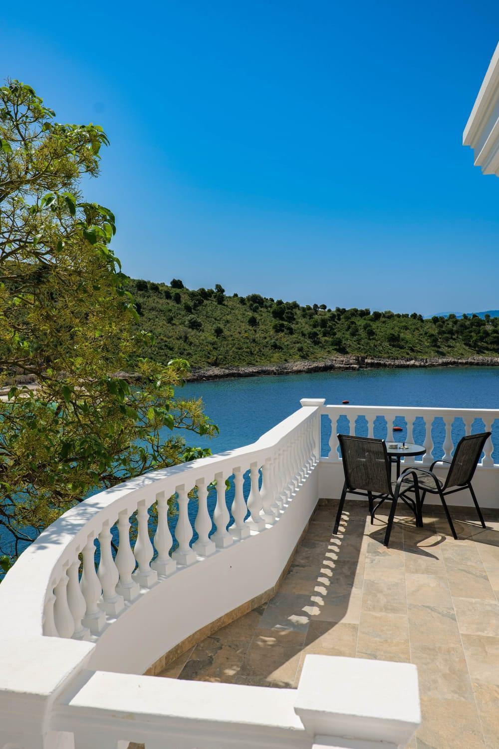 Luxury Villa Alisja Sarande With Private Beach Стая снимка