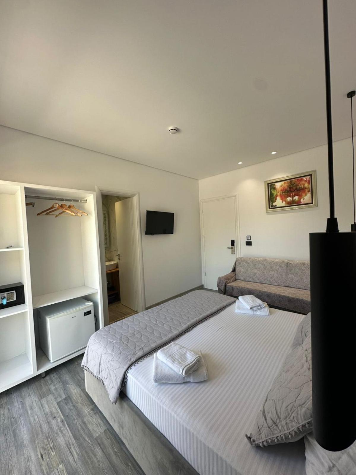 Luxury Villa Alisja Sarande With Private Beach Екстериор снимка