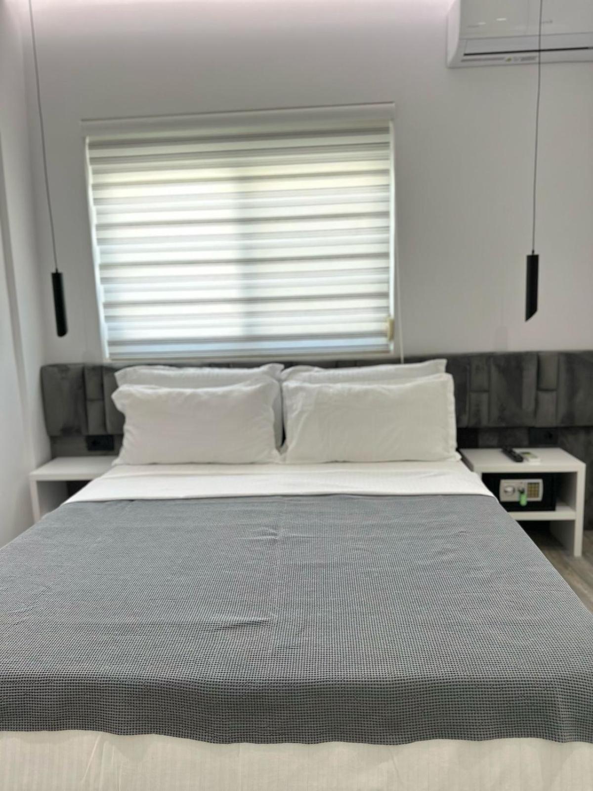 Luxury Villa Alisja Sarande With Private Beach Екстериор снимка