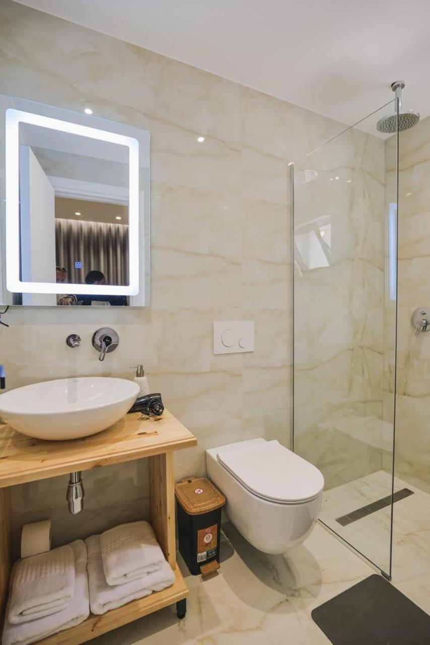Luxury Villa Alisja Sarande With Private Beach Екстериор снимка